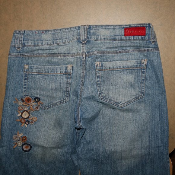 Fire Jeans ALICIA Cropped Flower EMBROIDERED 34x19 - Picture 6 of 8